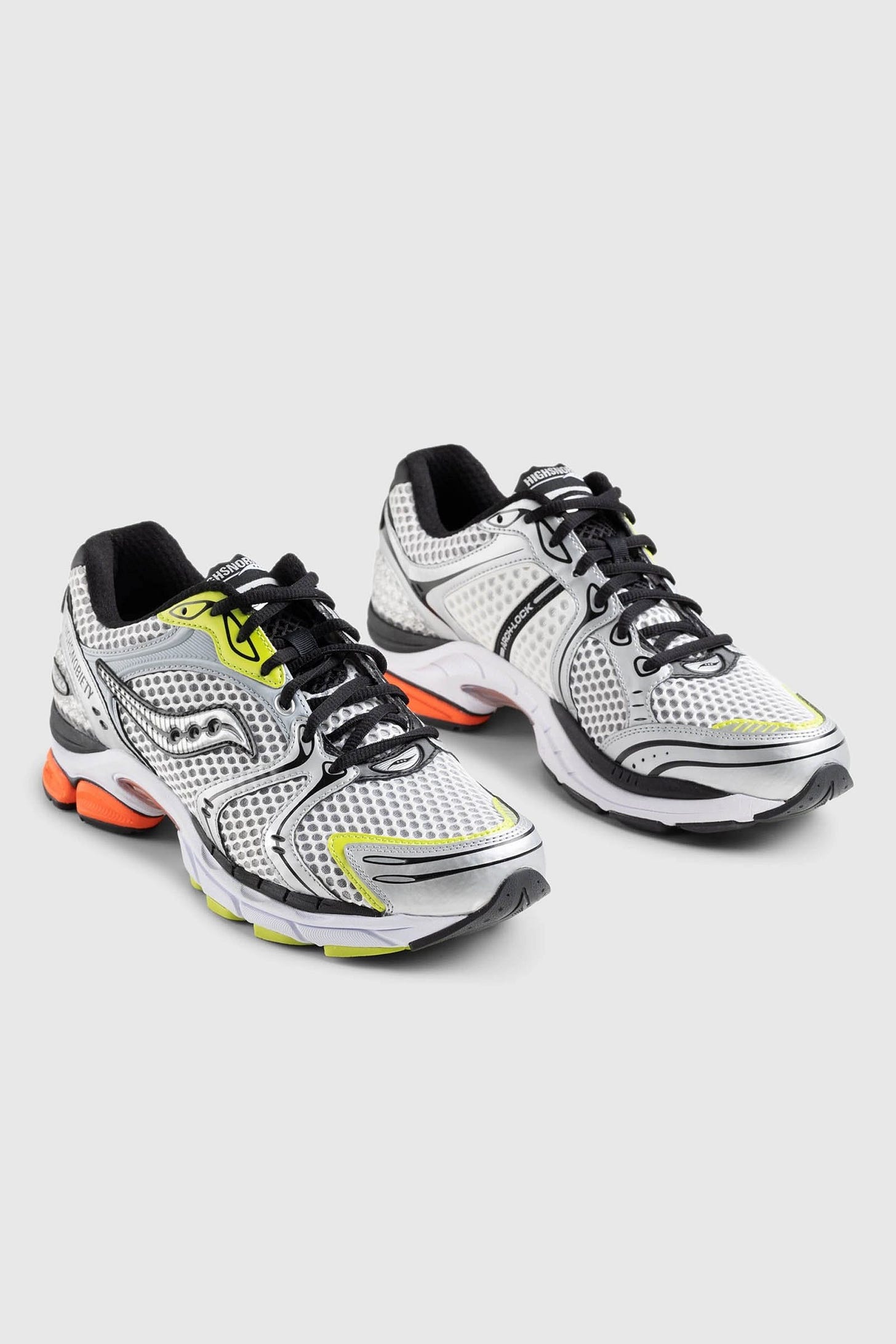 ProGrid Triumph 4 (Saucony x Highsnobiety)