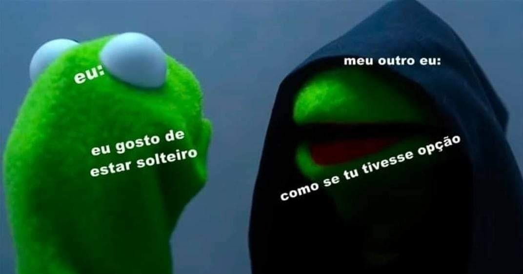 Salaminho on X: "E o outro eu está tendo crise existencial que não sabe se  mexe no celular porque tá sem sono, ou se tá sem sono porque tá mexendo no  celular. #