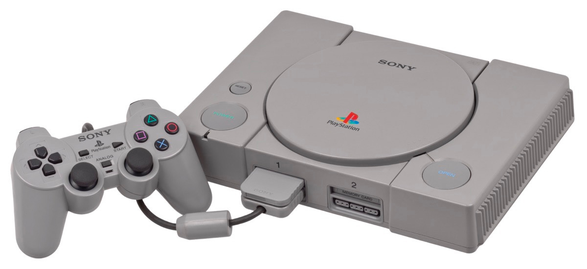PS1 o PlayStation 1, la primera y original, también conocida como la play sin más