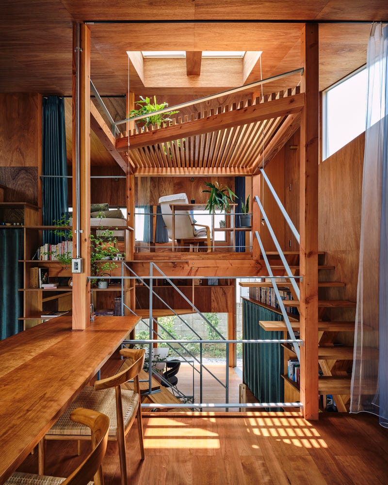 House in Nakano / HOAA / Hiroyuki Oinuma Architect & Associates - Interior Photography, Deck, Stairs, Beam, Handrail