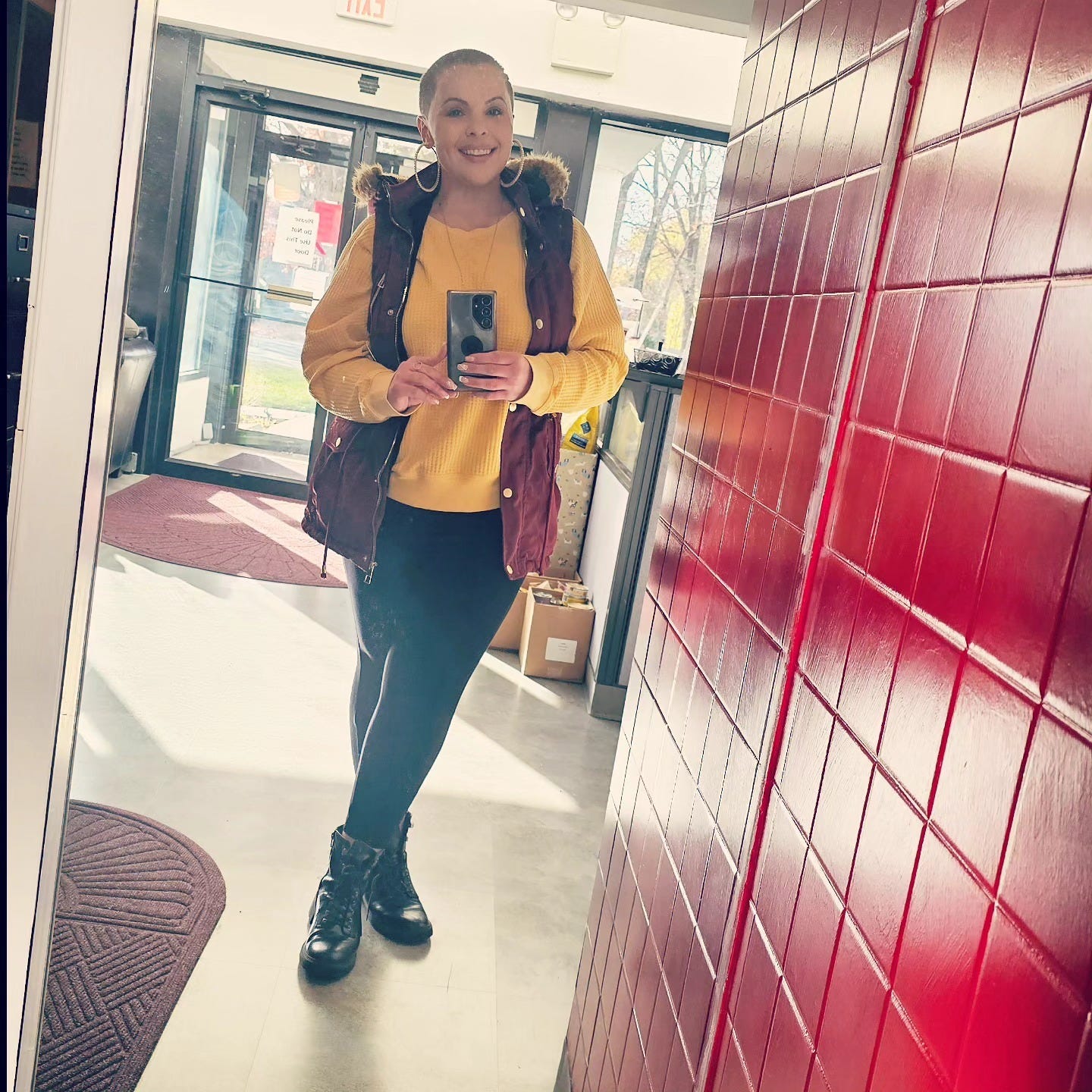 No photo description available.