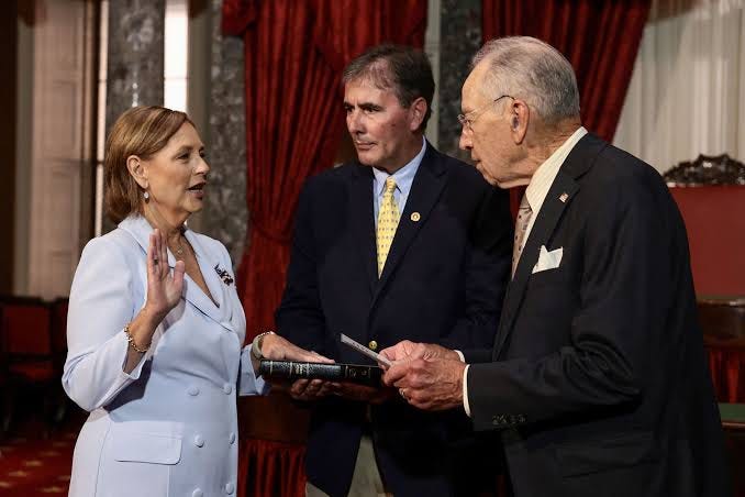See the moment Darline Graham is sworn in to serve remainder of brother's  term
