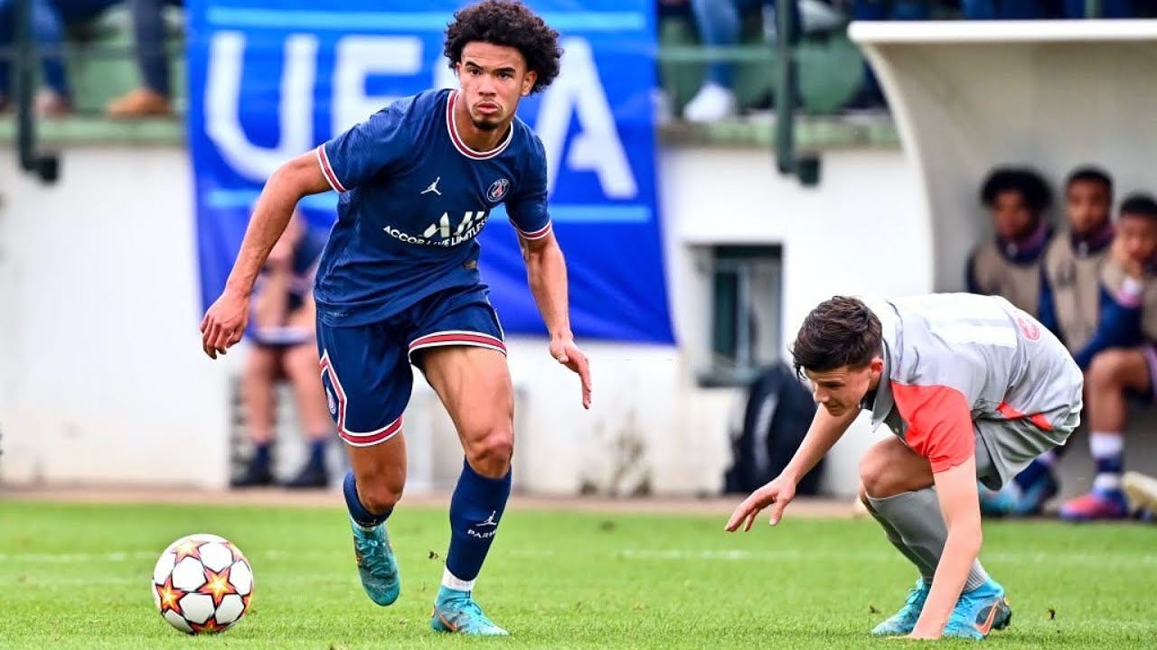 Warren Zaire-Emery vs RB Salzburg | 16 years old | Youth League |  16.03.2022 - YouTube