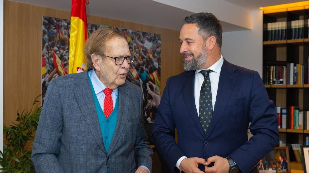 El economista Ramón Tamames y el líder de Vox, Santiago AbascalTwitter de Vox