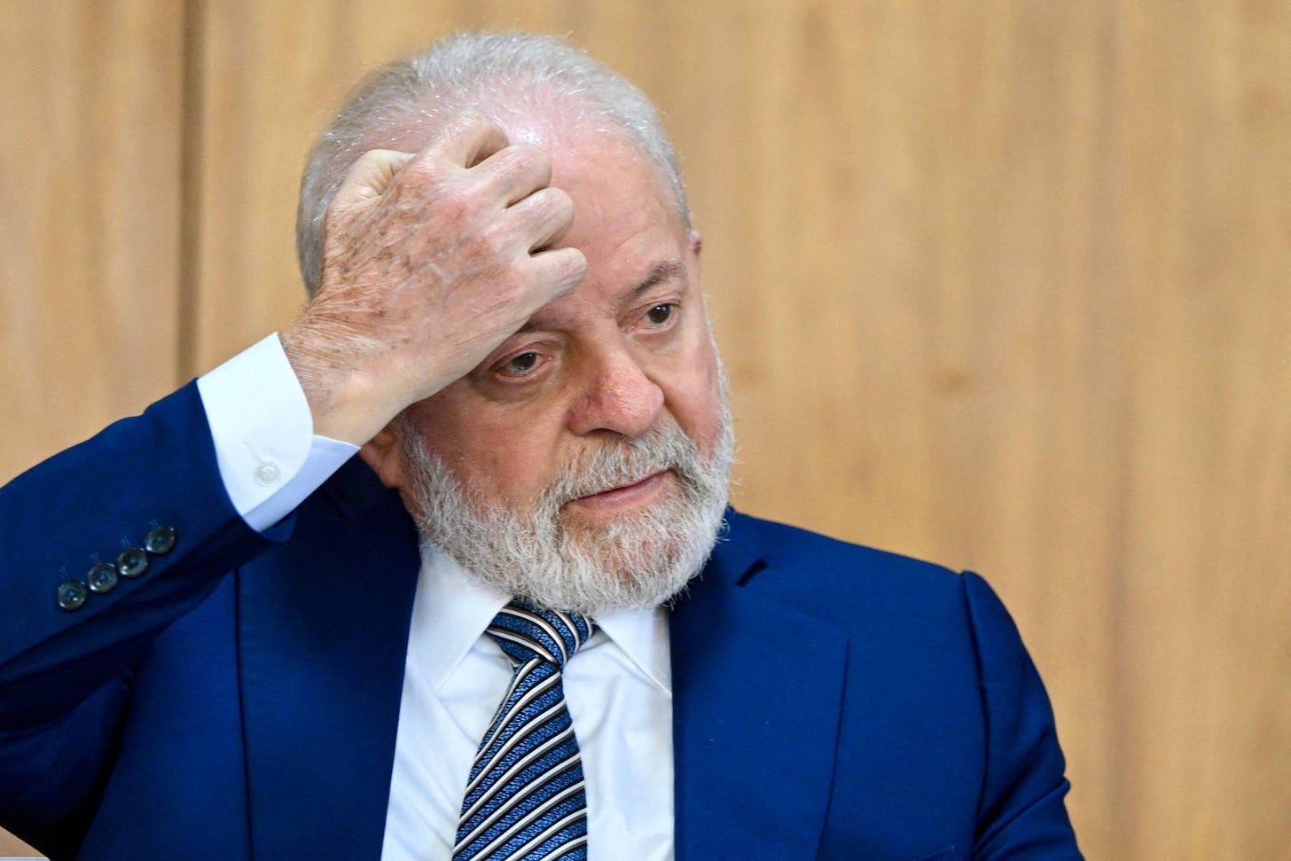 Lula ignora decisão judicial e cobra divulgação de salários do setor privado