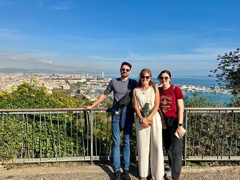 Barcelona travel pics: architecture, pictures, statues, stained glass art