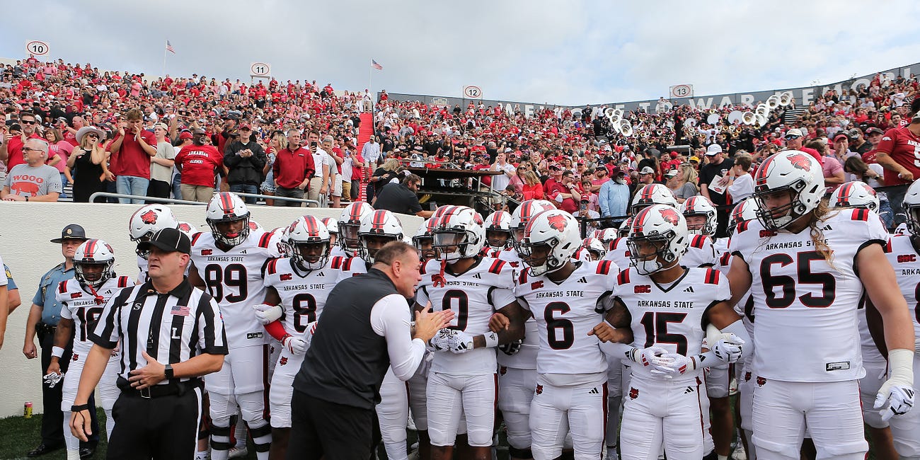 Sanders Urges Annual Arkansas–Arkansas State Game at War Memorial Stadium