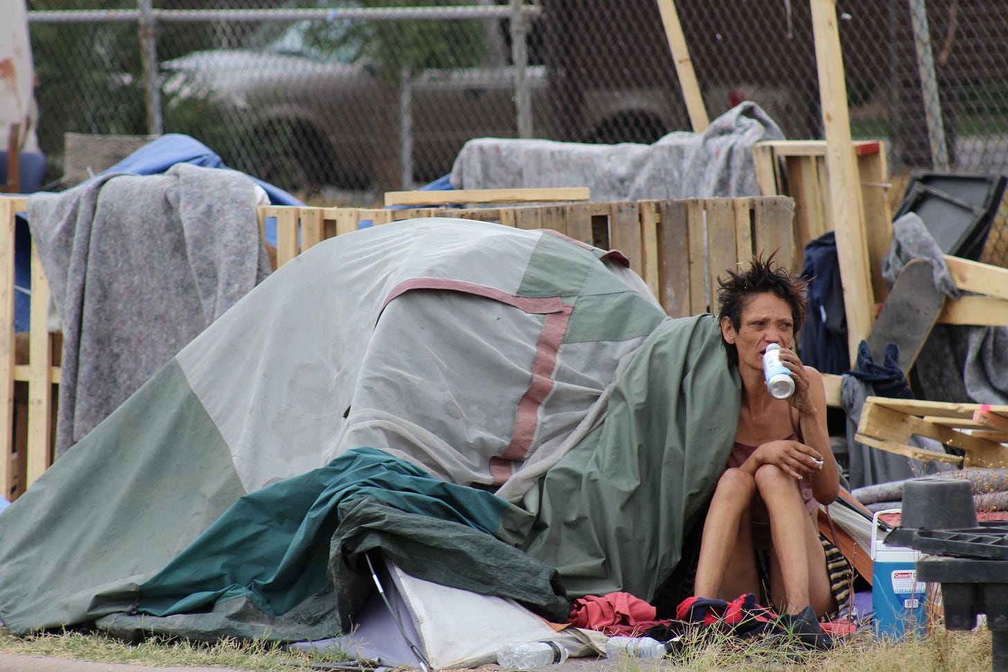 City employees begin clearing out Phoenix's largest tent city | Courthouse News Service City employees begin clearing out Phoenix's largest tent city | Courthouse News Service