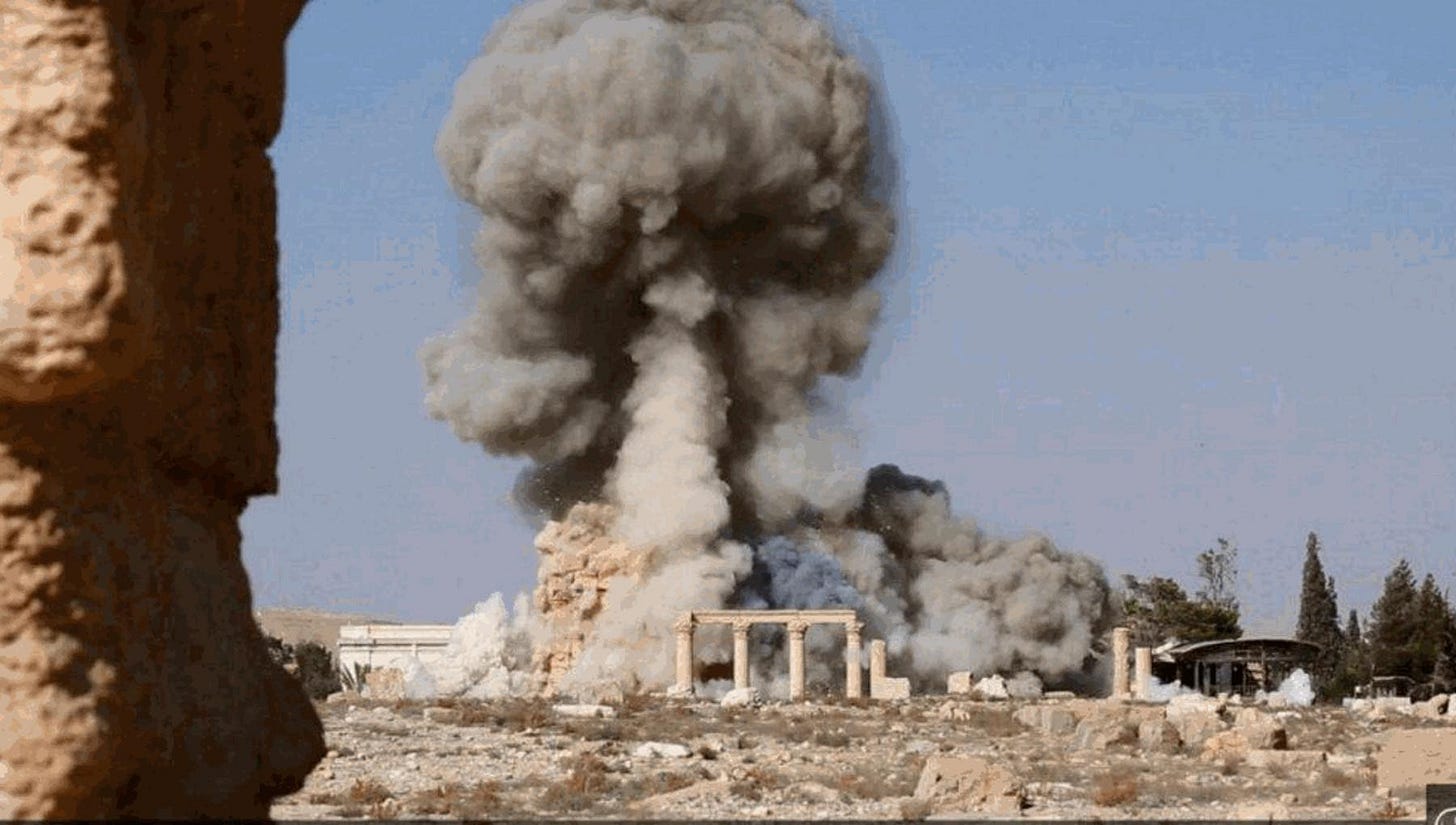 L?Isis pubblica le foto della distruzione del tempio di Palmira