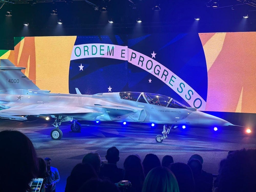 Novo caça Gripen F da Saab reforça programa de transferência tecnológica  para o Brasil