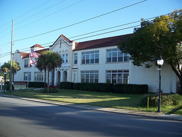 Frostproof Florida City Hall