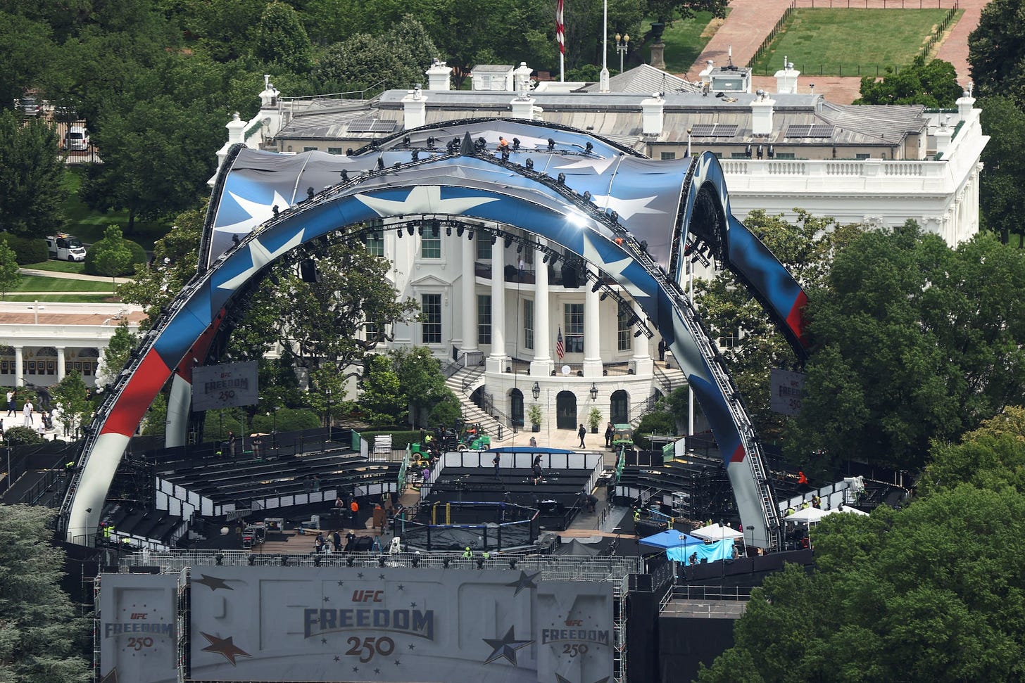 Trump's grand sporting season begins with UFC fights on White House lawn | Reuters Trump's grand sporting season begins with UFC fights on White House lawn | Reuters