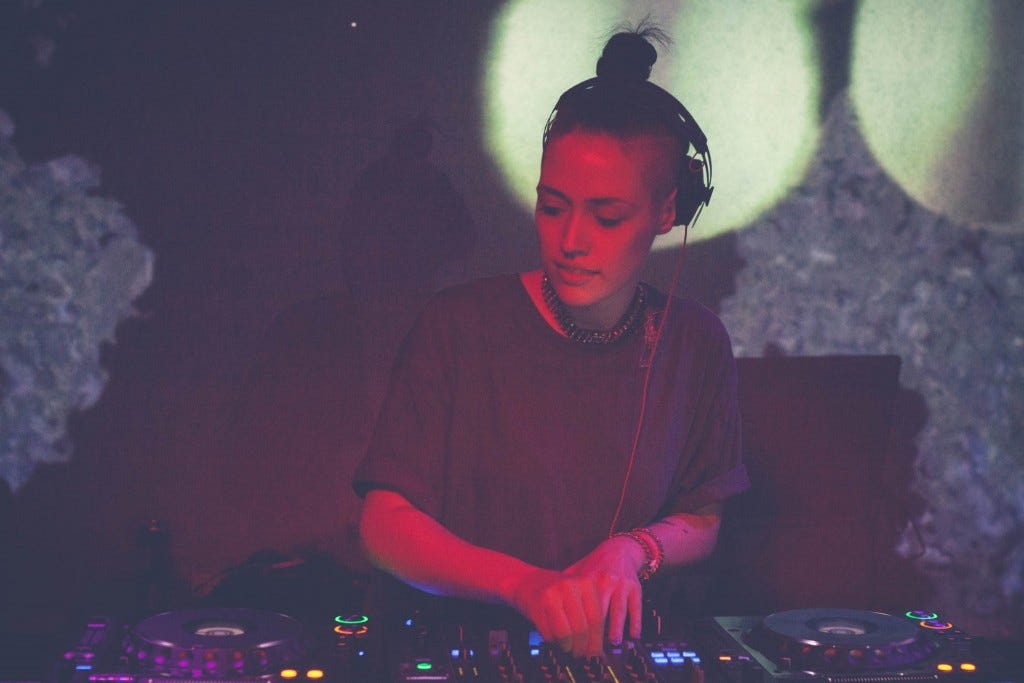 sinjin hawke, sinjinhawke, fractal fantasy, fractalfantasy, Sinjin Hawke, Fractal Fantasy, Zora Jones, Martyn Bootspoon, Web GL, Altered Qualia, Visceral Minds, VClipse, Ferrofluid, Thunderscan, Flash Alert, Moonstar, MikeQ, L-Vis 1990, Kanye West, Just Blaze, Sicko Mobb, Gangsta Boo,  Neutrino, Unction, Ezra Miller, Uncanny Valley, Cyberlight, Pointclouds, Mr. Doob, Ricardo Cabello, three.js, threejs, three js, fractlafantasy.net, fractalfantasy.net, Hype Williams, 100 Ladies;  facebook; twitter; instagram;