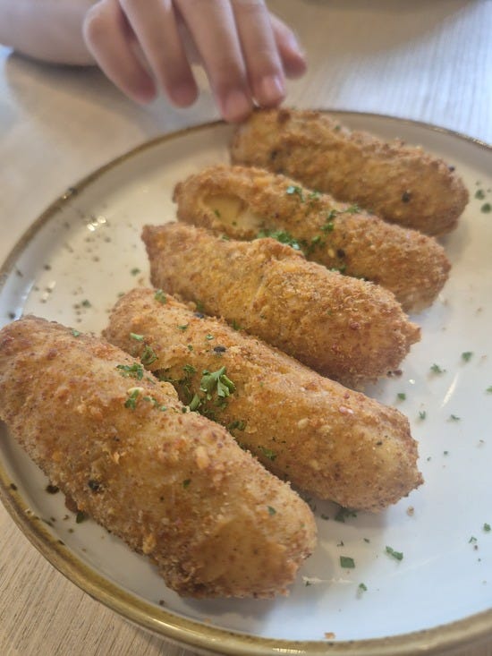 mozzarella sticks at Conti's Ayala Fairview Terraces