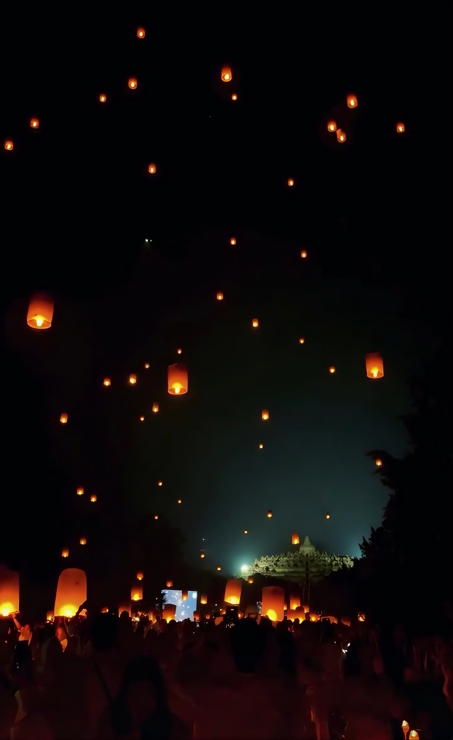 Against the backdrop of the world’s largest Buddhist temple, the Vesak Lantern Festival transforms the sky of Borobudur into a floating sea of light. Against the backdrop of the world’s largest Buddhist temple, the Vesak Lantern Festival transforms the sky of Borobudur into a floating sea of light.