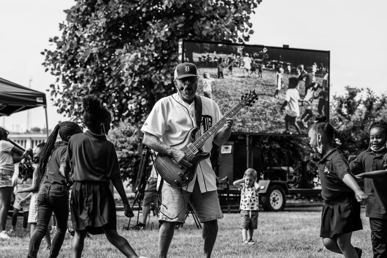 How Photographers Can Build Community