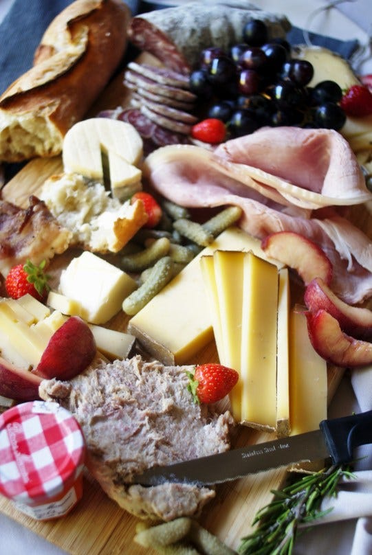 how to make a charcuterie board