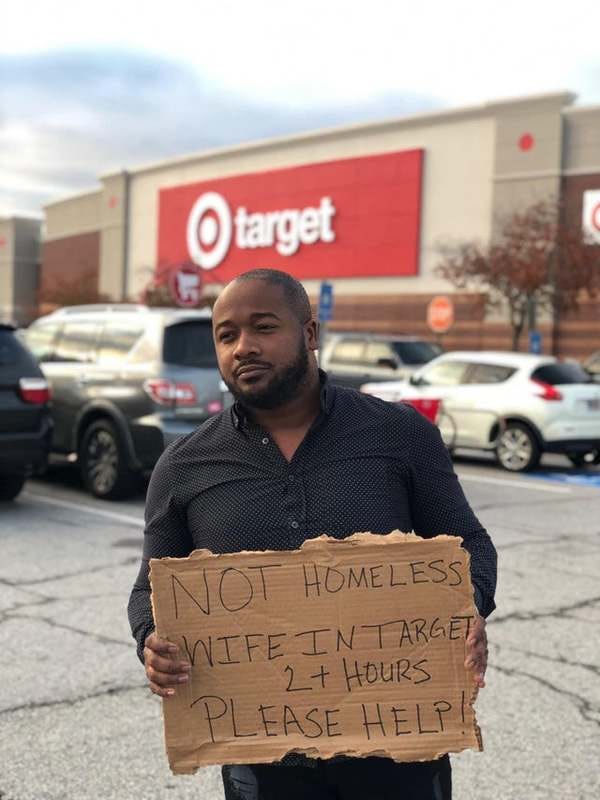 Somebody save this dude! - Credit: Reddit/u/DJFWB Somebody save this dude! - Credit: Reddit/u/DJFWB