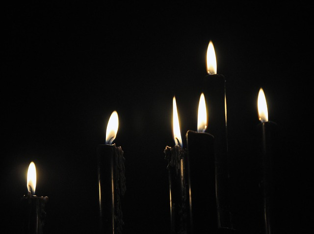 black-candles-840794_640 black-candles-840794_640