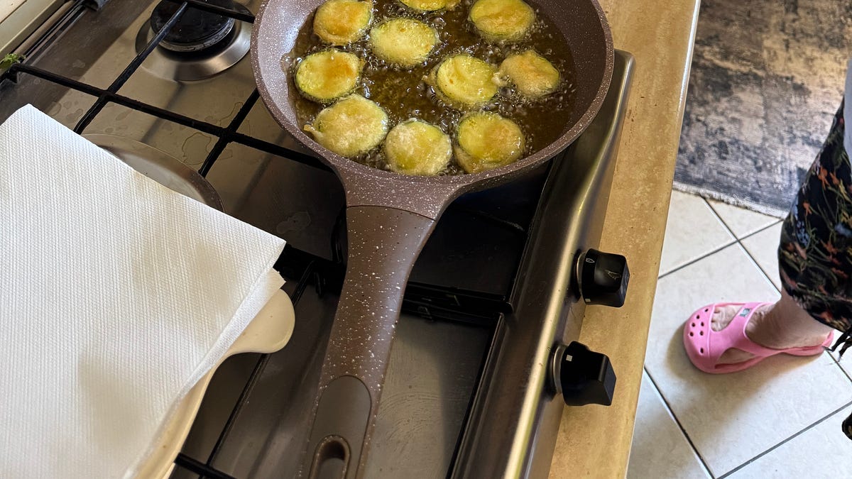 Recipe: Lina's fried zucchini - by Giuseppe & Skyler
