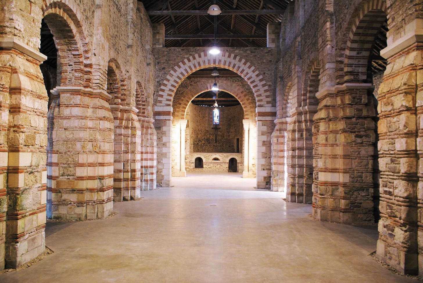 L'Abbatiale de Déas L'Abbatiale de Déas