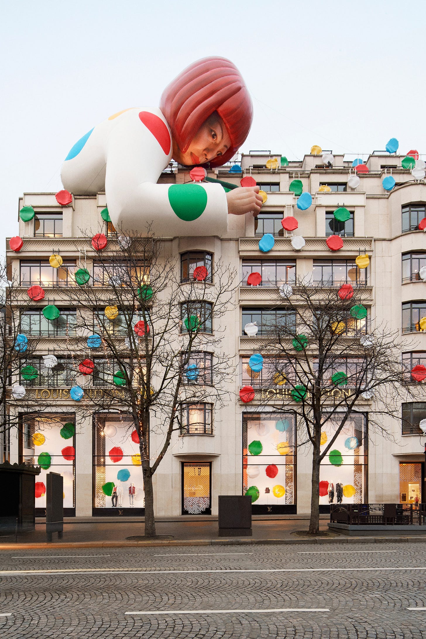 LOUIS VUITTON CHAMPS ELYSEES yayoi kusama