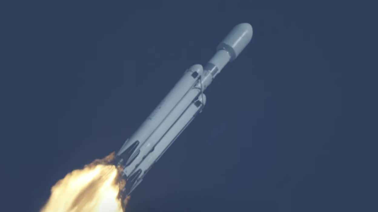 SpaceX's Falcon Heavy rocket blasts off on a secret mission | Mashable
