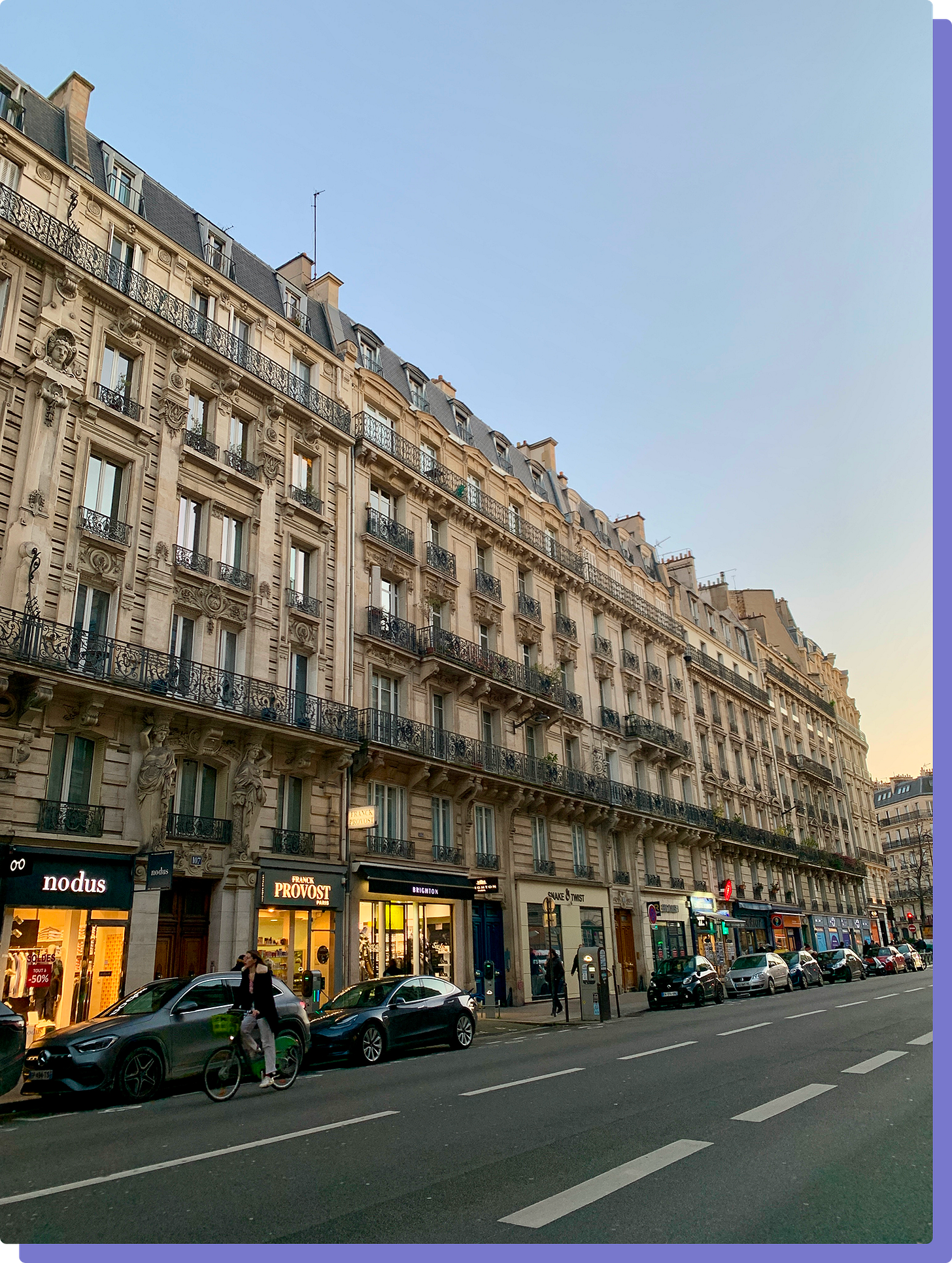 Photo of a Paris streetscape