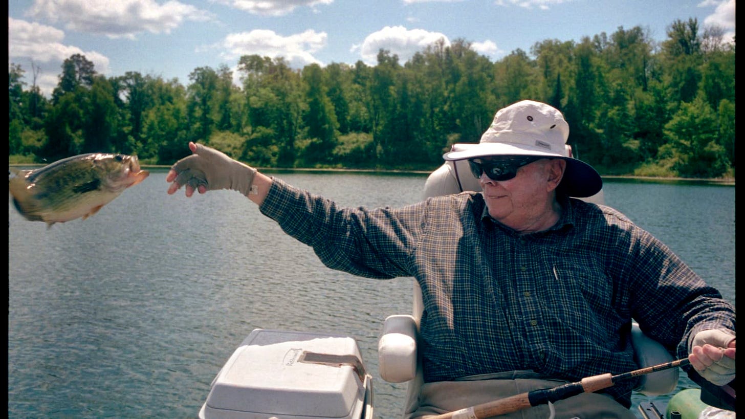 Billionaire Charlie Munger wanted his kids to hold onto 3 parenting lessons  'until their 100th birthdays'