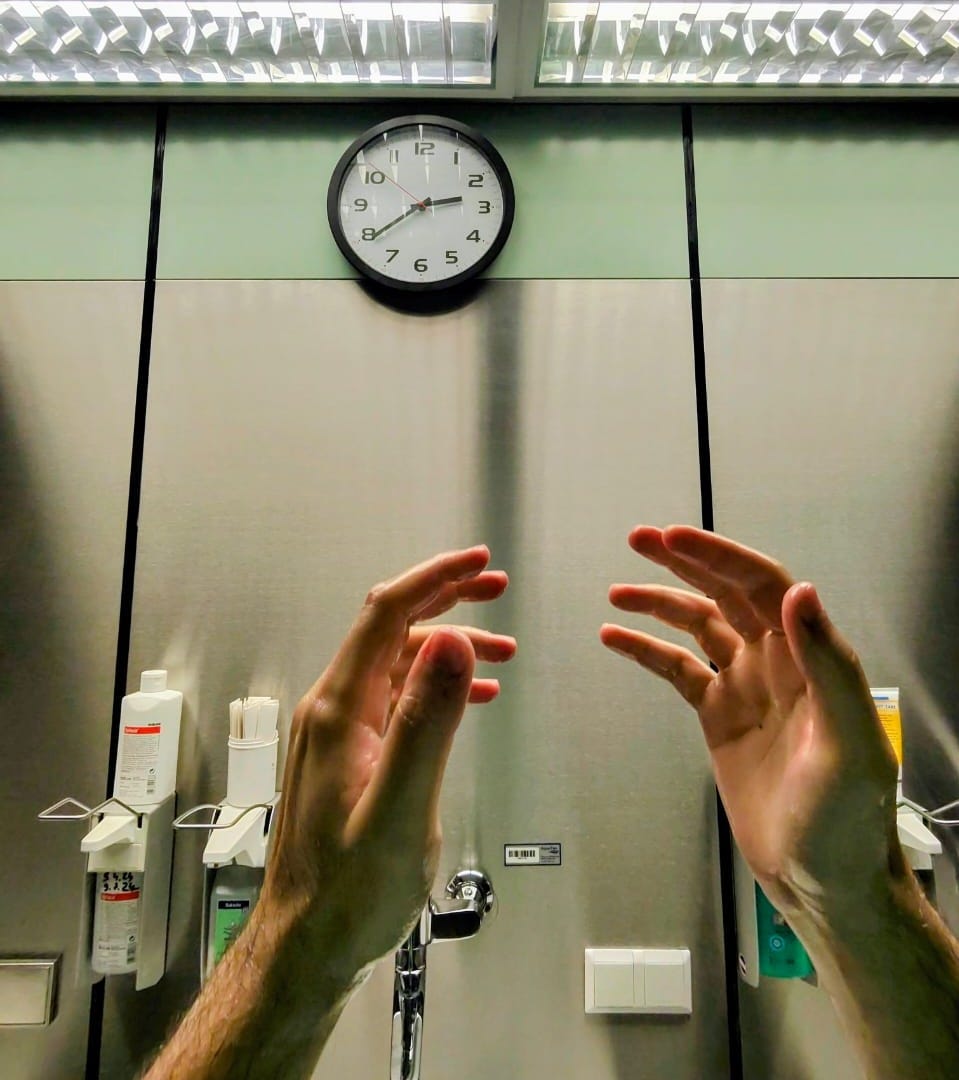 Image Preoperative washing of the hands 