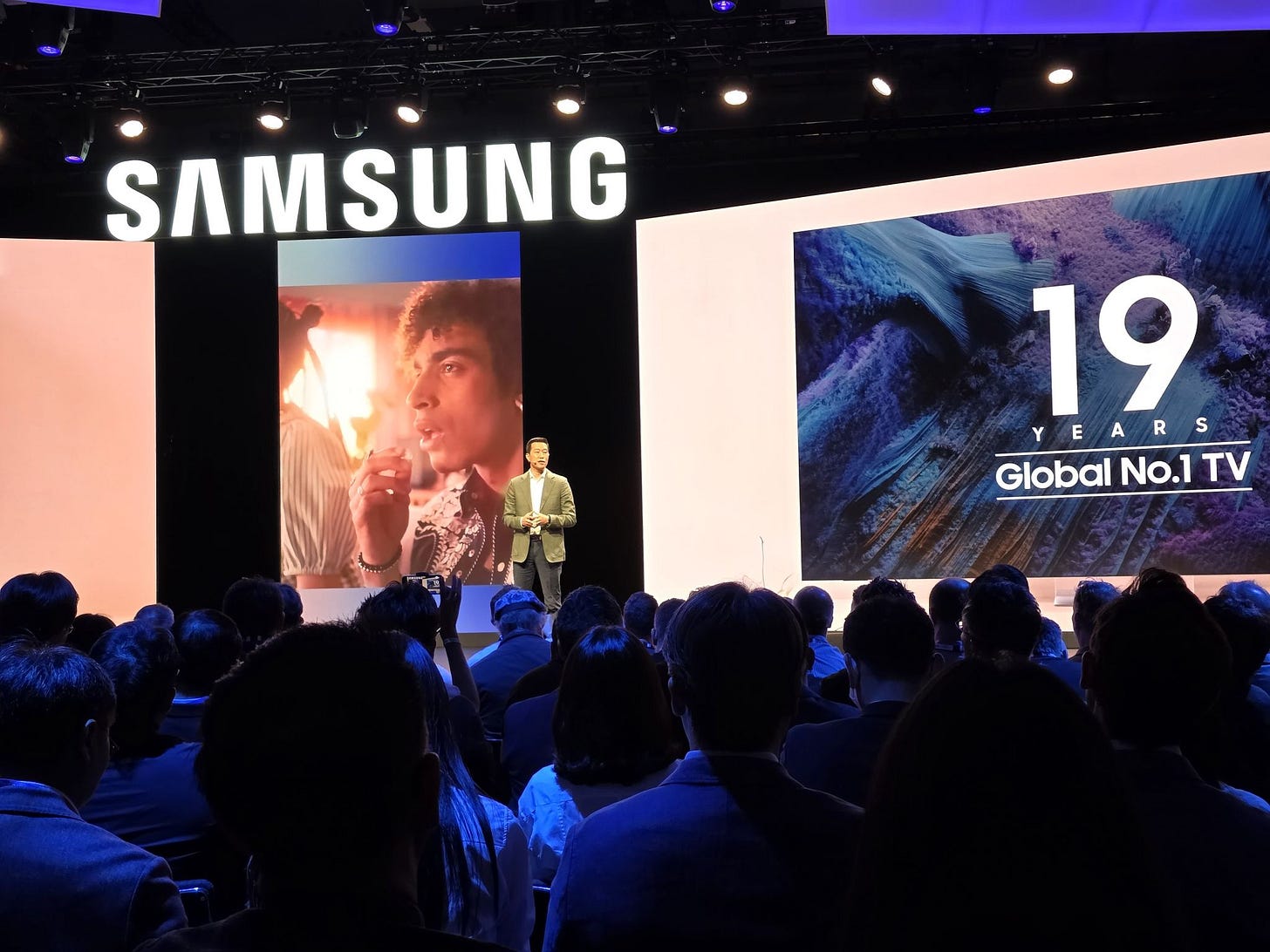 No alternative text description for this image