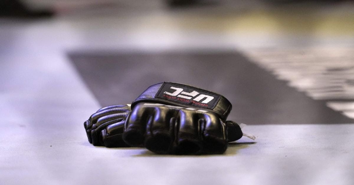 UFC Announces Retirement of New Gloves, Reverting to Classic Design for UFC  309 | MMA UK
