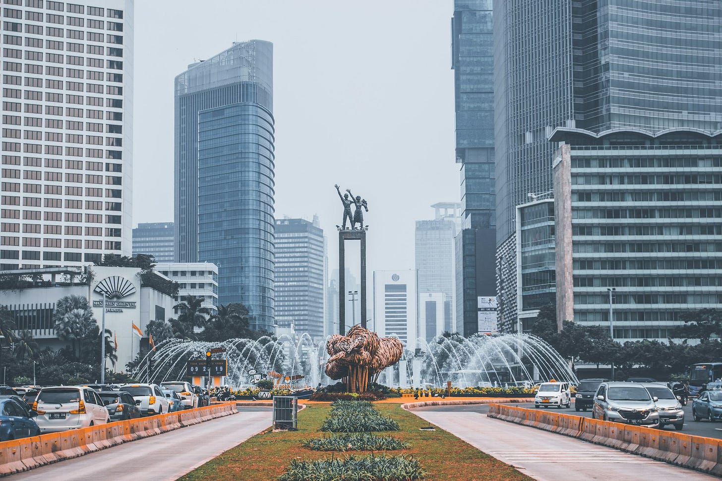 Scenery of Bundaran HI of Jakarta who just unveiled its film production friendly policy. Scenery of Bundaran HI of Jakarta who just unveiled its film production friendly policy.