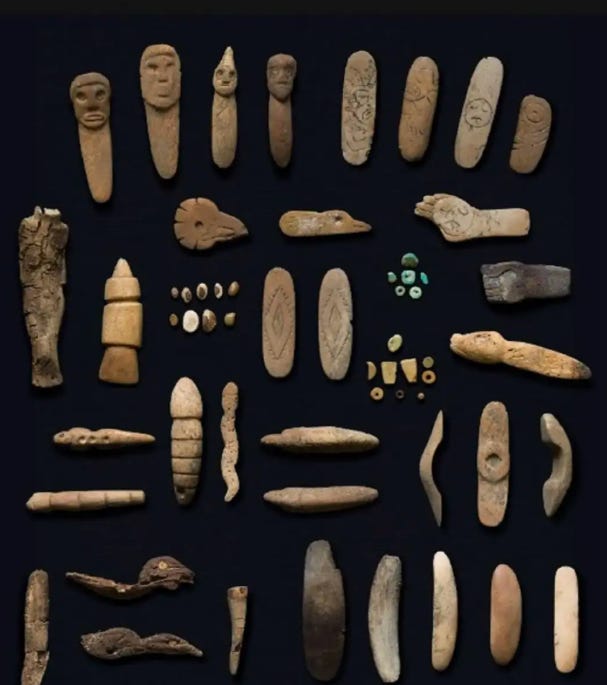 A 3,800-Year-Old Offering of 43 Carved Figures Uncovered at Peñico, Peru A 3,800-Year-Old Offering of 43 Carved Figures Uncovered at Peñico, Peru