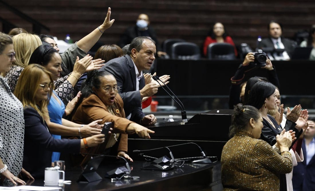 Las frases de Cuauhtémoc Blanco al subir a tribuna previo a votación sobre  desafuero; diputadas de Morena lo arroparon