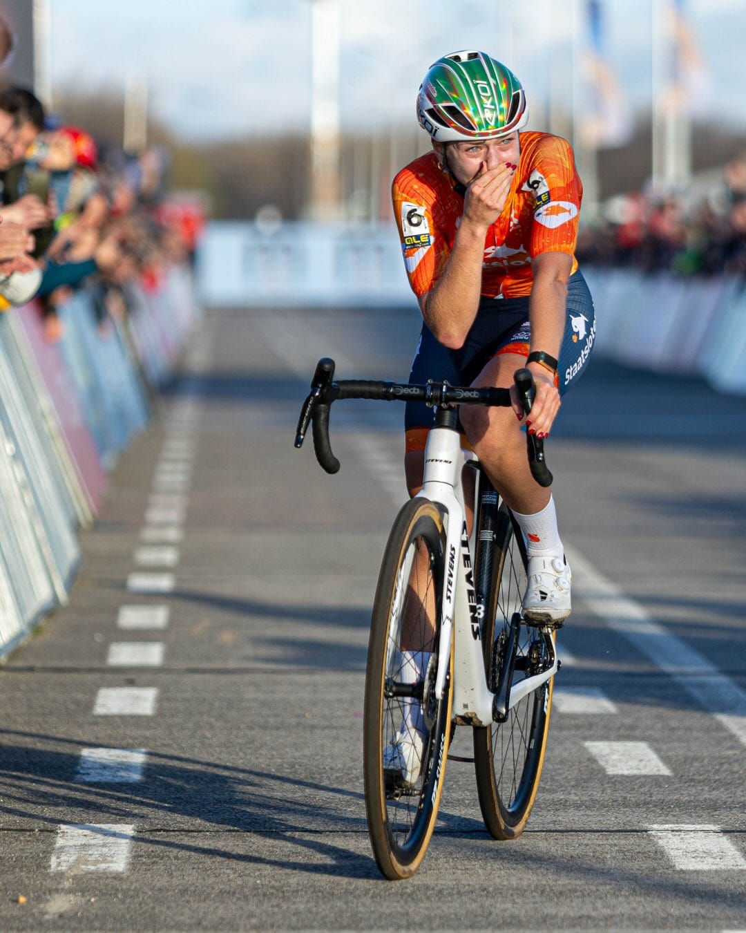 May be an image of bicycle and text that says 'CLE'