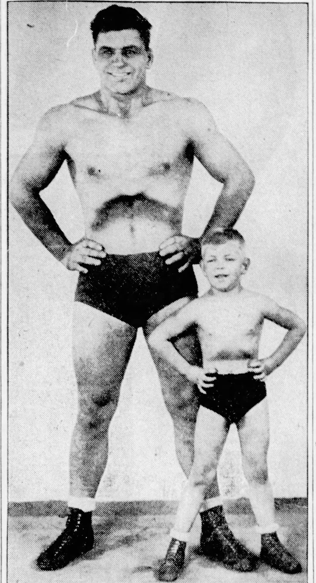 Orville Brown, professional wrestler, and 5-year-old son, Richard Brown (1935) : r/SnapshotHistory Orville Brown, professional wrestler, and 5-year-old son, Richard Brown (1935) : r/SnapshotHistory