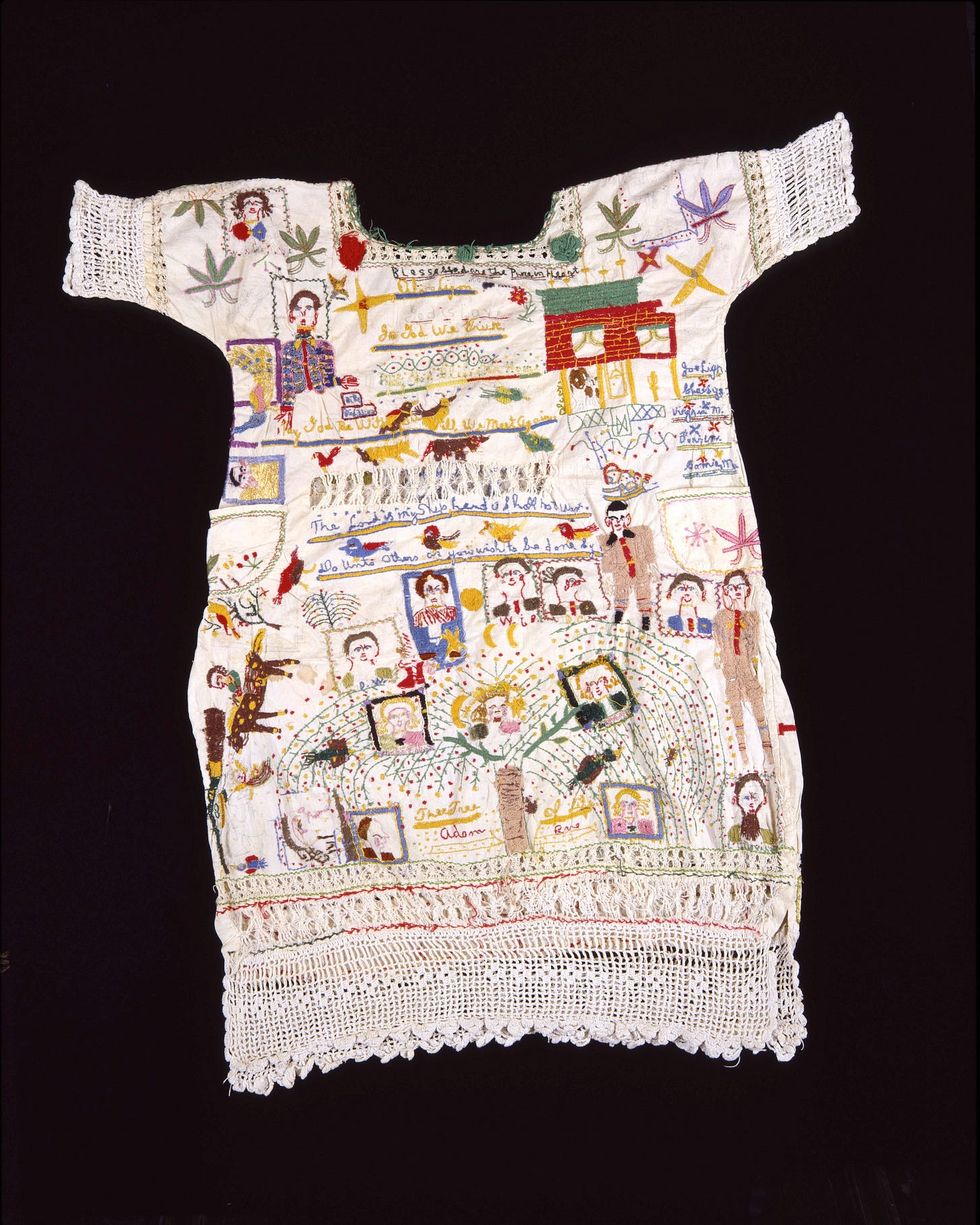 Alice Eugenia Ligon, Prenda bordada, 1949. Muselina bordada, ganchillo de algodón, lápiz; ribete de algodón, 111,1 x 97,8 cm. Smithsonian American Art Museum. Alice Eugenia Ligon, Prenda bordada, 1949. Muselina bordada, ganchillo de algodón, lápiz; ribete de algodón, 111,1 x 97,8 cm. Smithsonian American Art Museum.