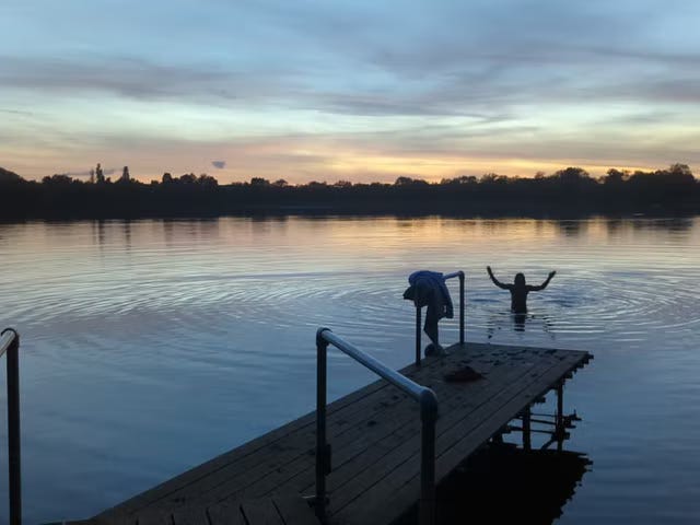 <p>Damien’s lake gets blissfully quiet after dark</p>