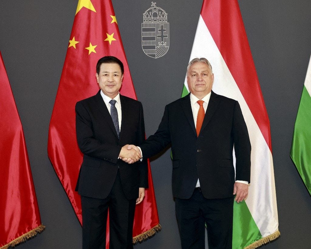 HUNGARY-BUDAPEST-PM-CHINA-WANG XIAOHONG-MEETING(240218) -- BUDAPEST, Feb. 18, 2024 (Xinhua) -- Hungarian Prime Minister Viktor Orban meets with Chinese State Councilor and Minister of Public Security Wang Xiaohong (L) in Budapest, Hungary, Feb. 16, 2024. (Xinhua) (Photo by Xin Hua / XINHUA / Xinhua via AFP)
Kína Magyarország megállapodás HUNGARY-BUDAPEST-PM-CHINA-WANG XIAOHONG-MEETING(240218) -- BUDAPEST, Feb. 18, 2024 (Xinhua) -- Hungarian Prime Minister Viktor Orban meets with Chinese State Councilor and Minister of Public Security Wang Xiaohong (L) in Budapest, Hungary, Feb. 16, 2024. (Xinhua) (Photo by Xin Hua / XINHUA / Xinhua via AFP)
Kína Magyarország megállapodás