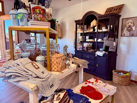 boutique pet store on burro avenue in Cloudcroft. pet gifts, clothes, and treats 