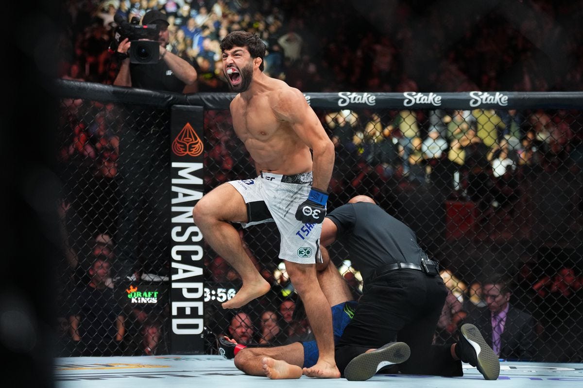 Arman Tsarukyan flattens Beneil Dariush with vicious knockout in just 64  seconds in UFC Austin main event - MMA Fighting