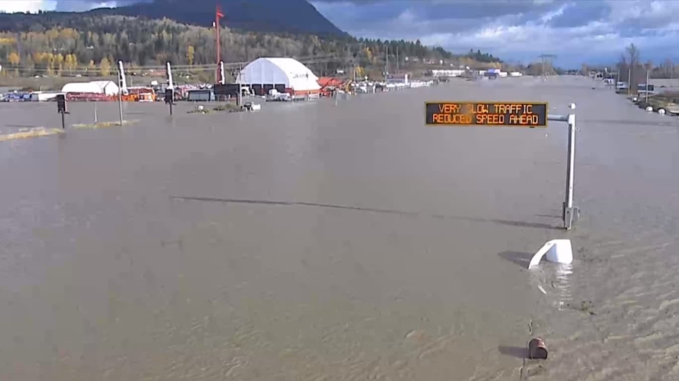 https://joyvancouver.com/wp-content/uploads/2021/11/flood_211116.jpg