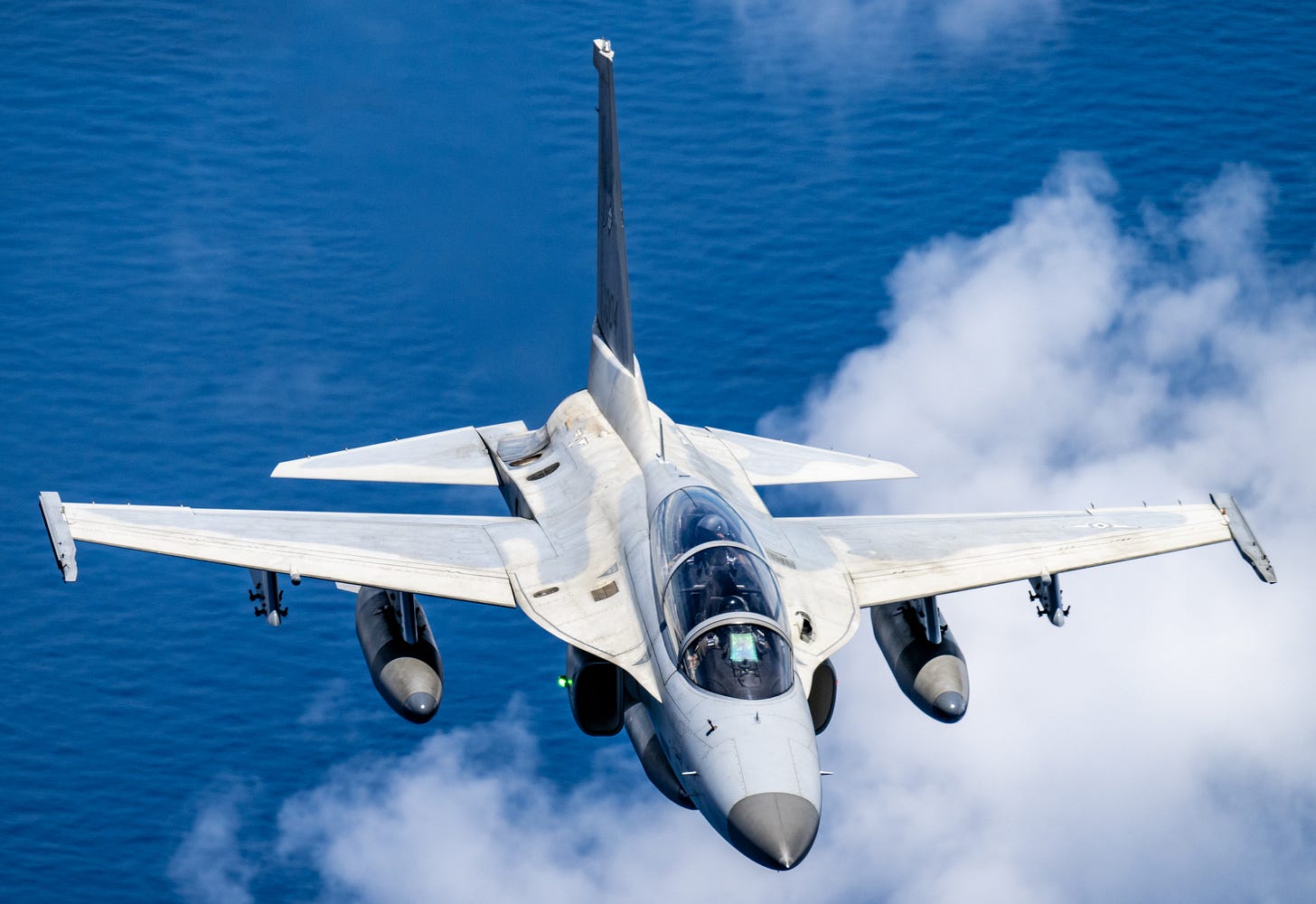 KAI T-50 Golden Eagle - Wikipedia KAI T-50 Golden Eagle - Wikipedia