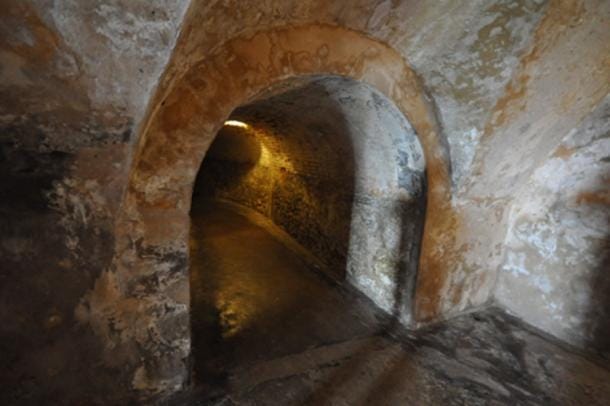 A portion of the tunnel system that runs beneath San Cristóbal (CC BY 2.0) A portion of the tunnel system that runs beneath San Cristóbal (CC BY 2.0)
