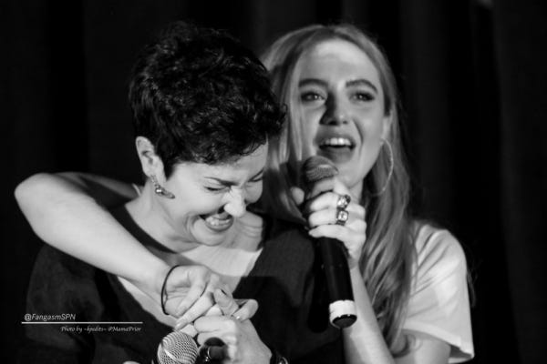 Kim Rhodes Briana Buckmaster supernatural movie tv tech geeks 600x400 Kim Rhodes Briana Buckmaster supernatural movie tv tech geeks 600x400