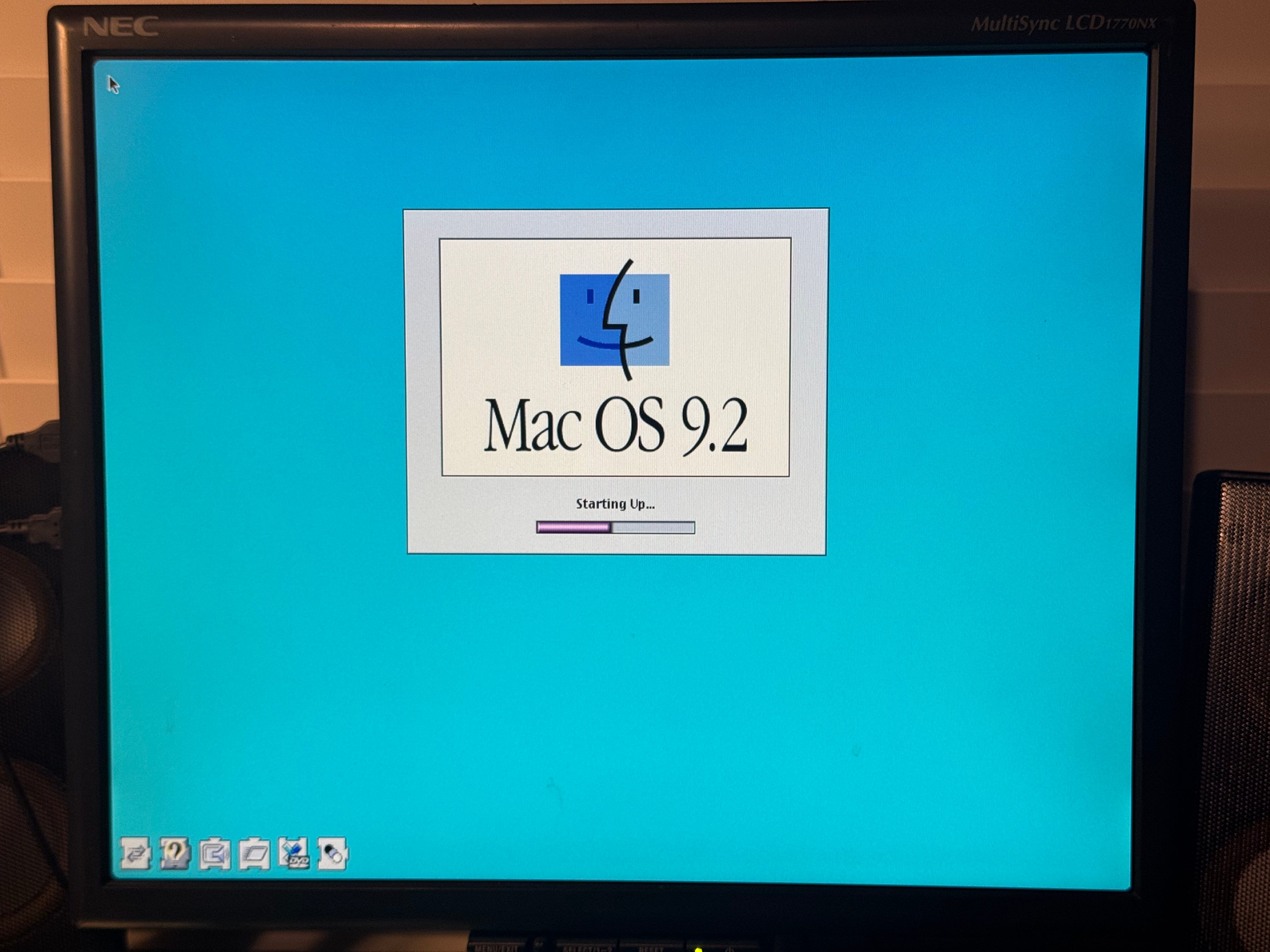 A Newb's First Time Daily Driving Classic Mac OS (in 2025)