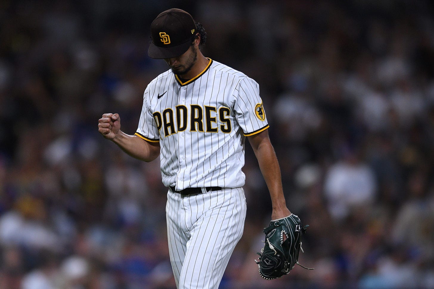 Padres' Yu Darvish makes history, dominates Dodgers in win