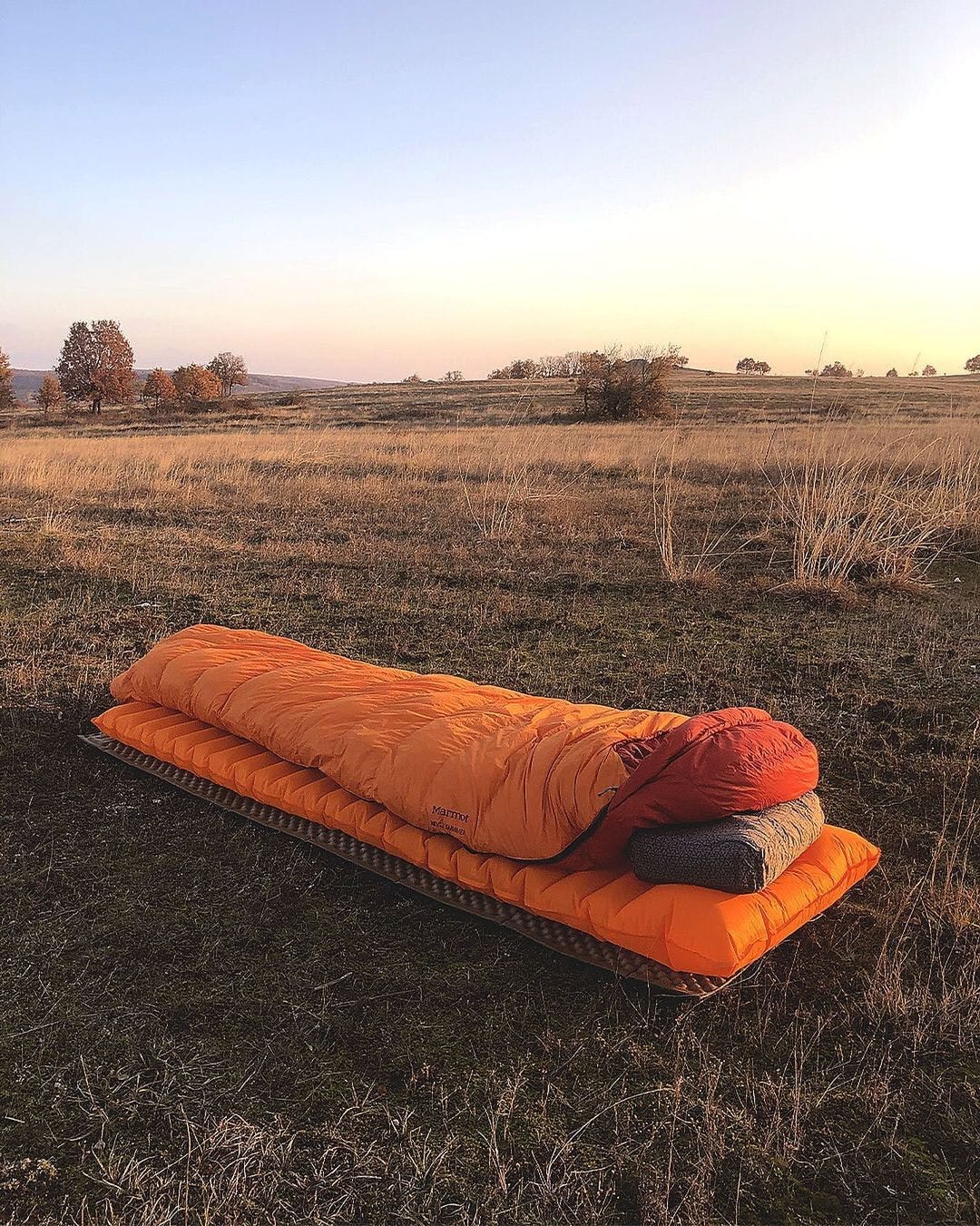 sleep outside in a sleeping bag