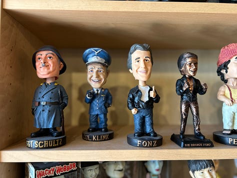 bobblehead, shelves, gallery